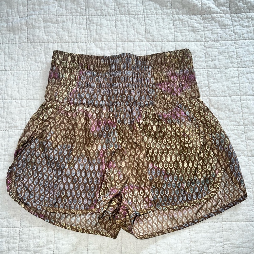 046. Free People Movement Shorts - Size Small